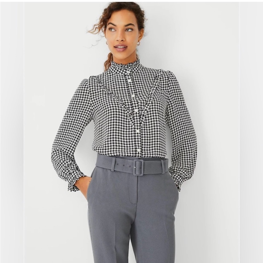 Ann Taylor Black & White Houndstooth Ruffle-Front Button Down in XL Petite
